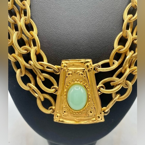 Vintage GIVENCHY RARE Triple Rope Gold Plate Chain Runway Green Stone Necklace - Picture 2 of 9